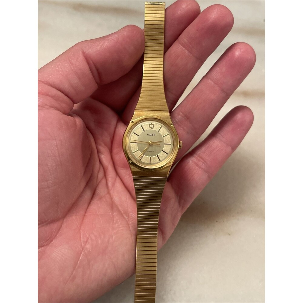 Vintage Timex Q Watch Women 25mm Gold Tone Adjustable Band, Needs Battery